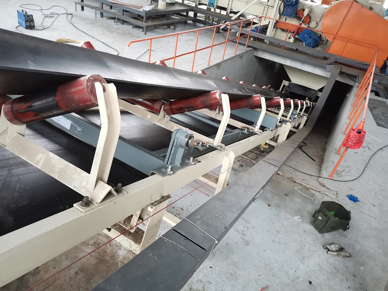 1649744696146265.jpg 皮帶秤使用現(xiàn)場-佳諾威木業(yè).jpg